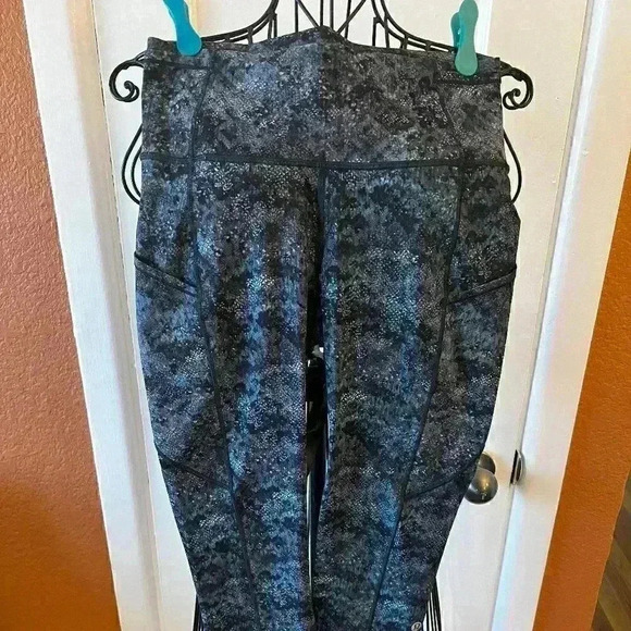 Lululemon Leggings-Size 6 - Picture 1 of 4